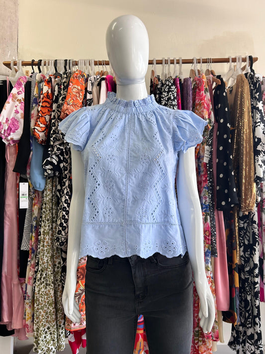 Jennifer Grace Blusa