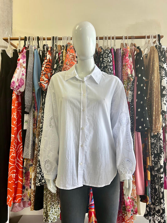 Hester y Orchard  Blusa