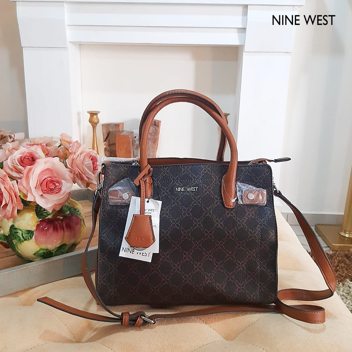 Cartera Nine West logo cafe